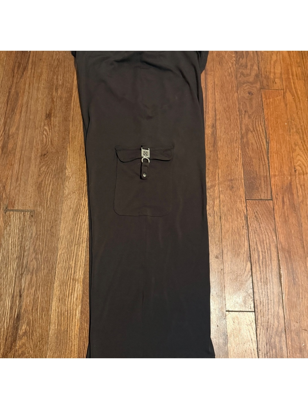 Women's Brown Capri Pants with Gold Decorative Pocket Detail- small